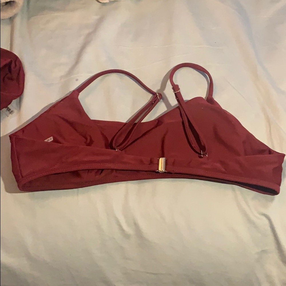 Red bikini - Picture 2 of 4